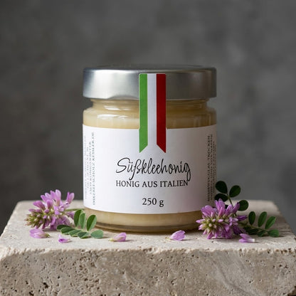 Süßklee-Honig aus Italien im Glas – heller, mild-blumiger Honig