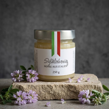 Süßklee-Honig aus Italien im Glas – heller, mild-blumiger Honig